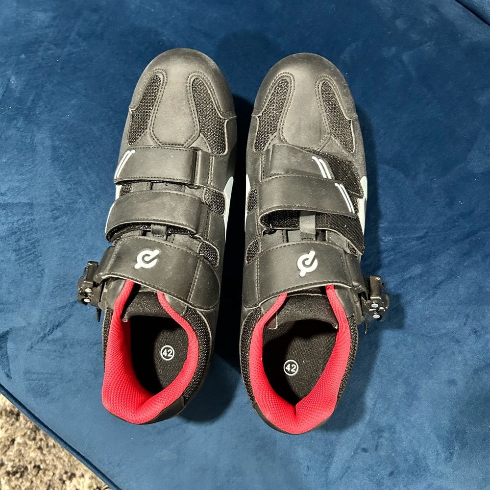 Men’s Peleton shoes size 42